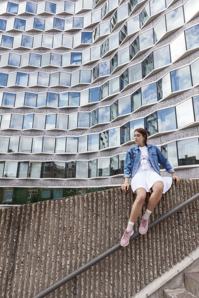 Portrait au grand angle illustrant le tutoriel de photographie de Pierre-Louis Ferrer.